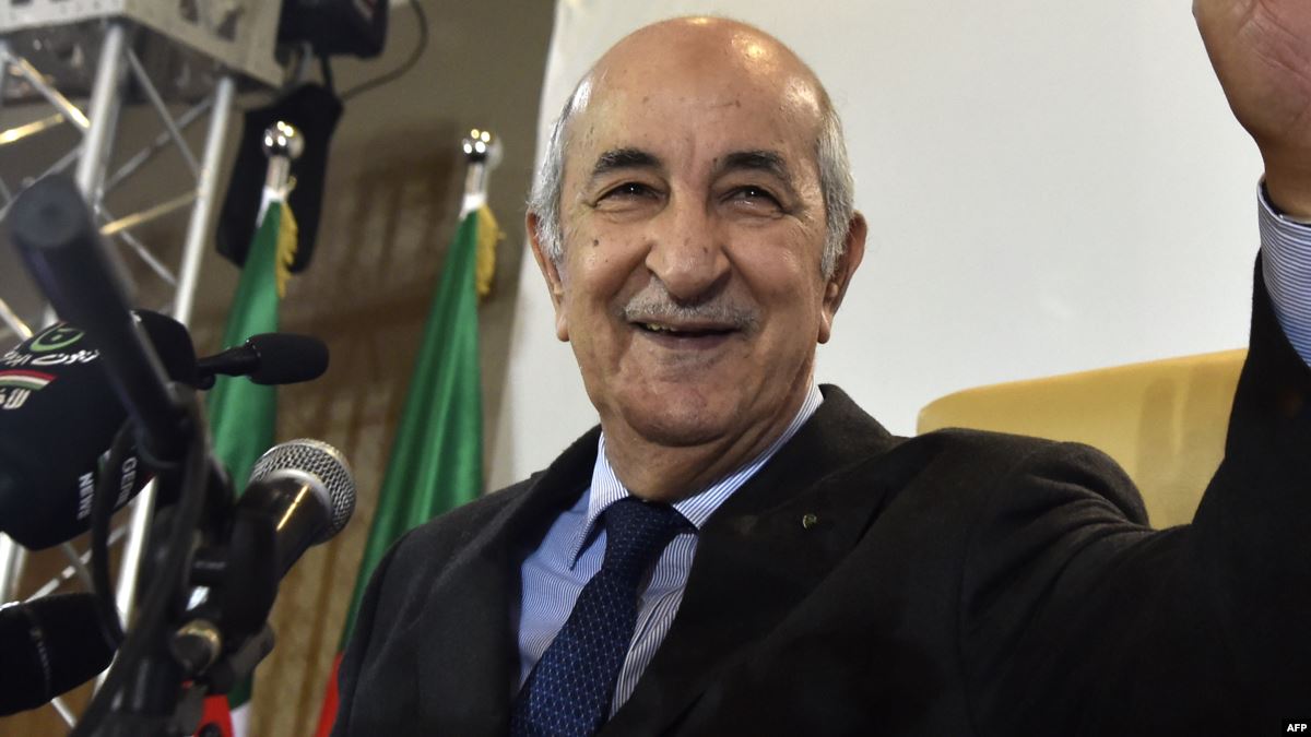 الرئيس الجزائري المنتخب يدعو لحوار مع "الحراك" ويعلن بدء مشاورات من اجل دستور جديد 