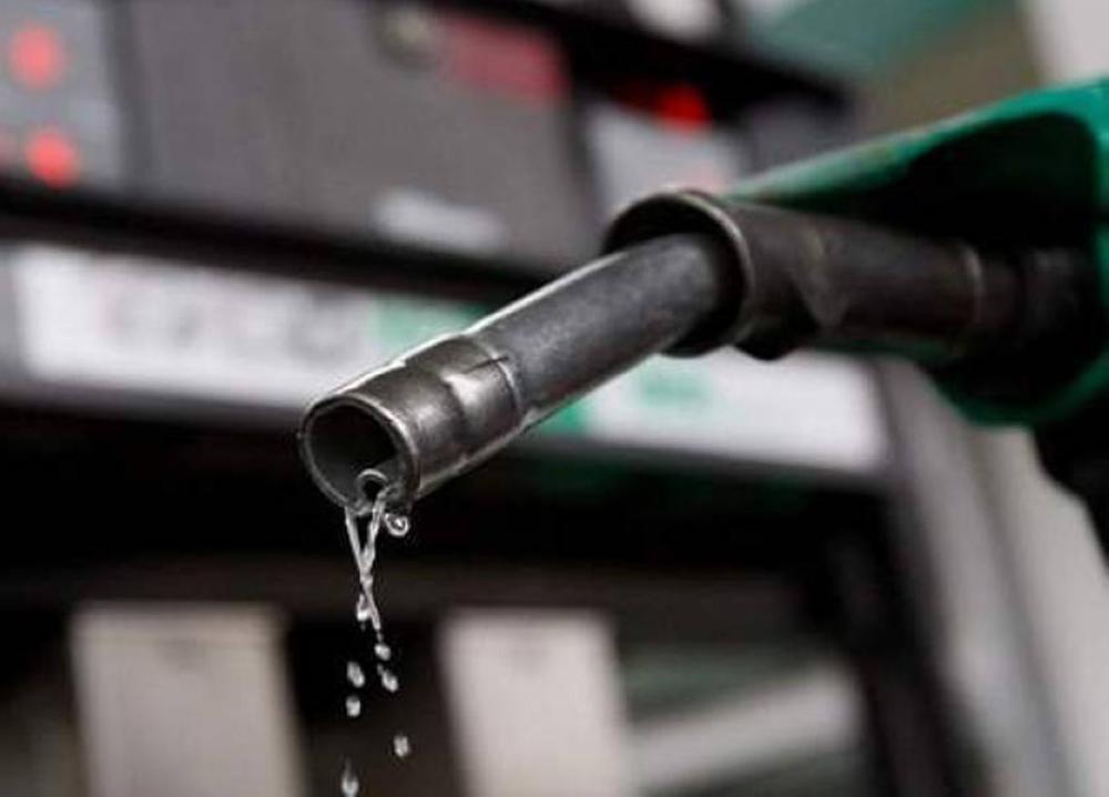 انخفاض أسعار النفط والمشتقات النفطية عالمياً