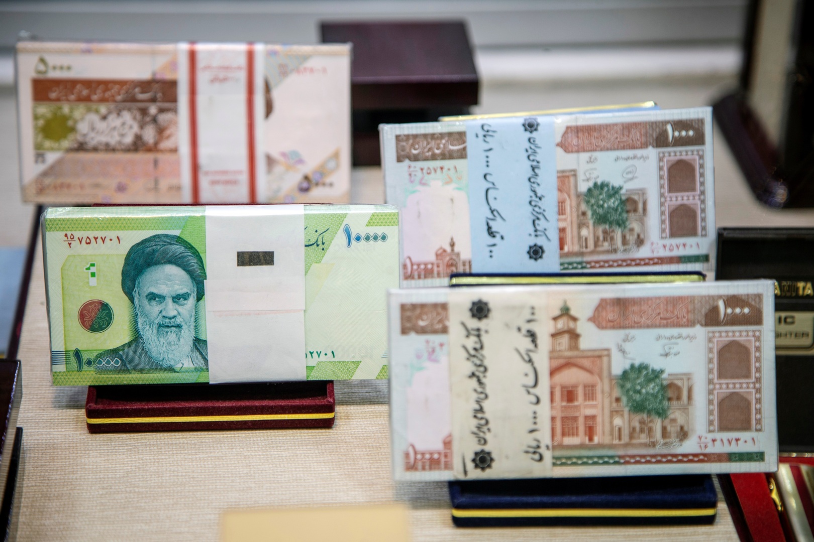 المركزي الإيراني: نمتلك احتياطيات غير مسبوقة من العملة الأجنبية