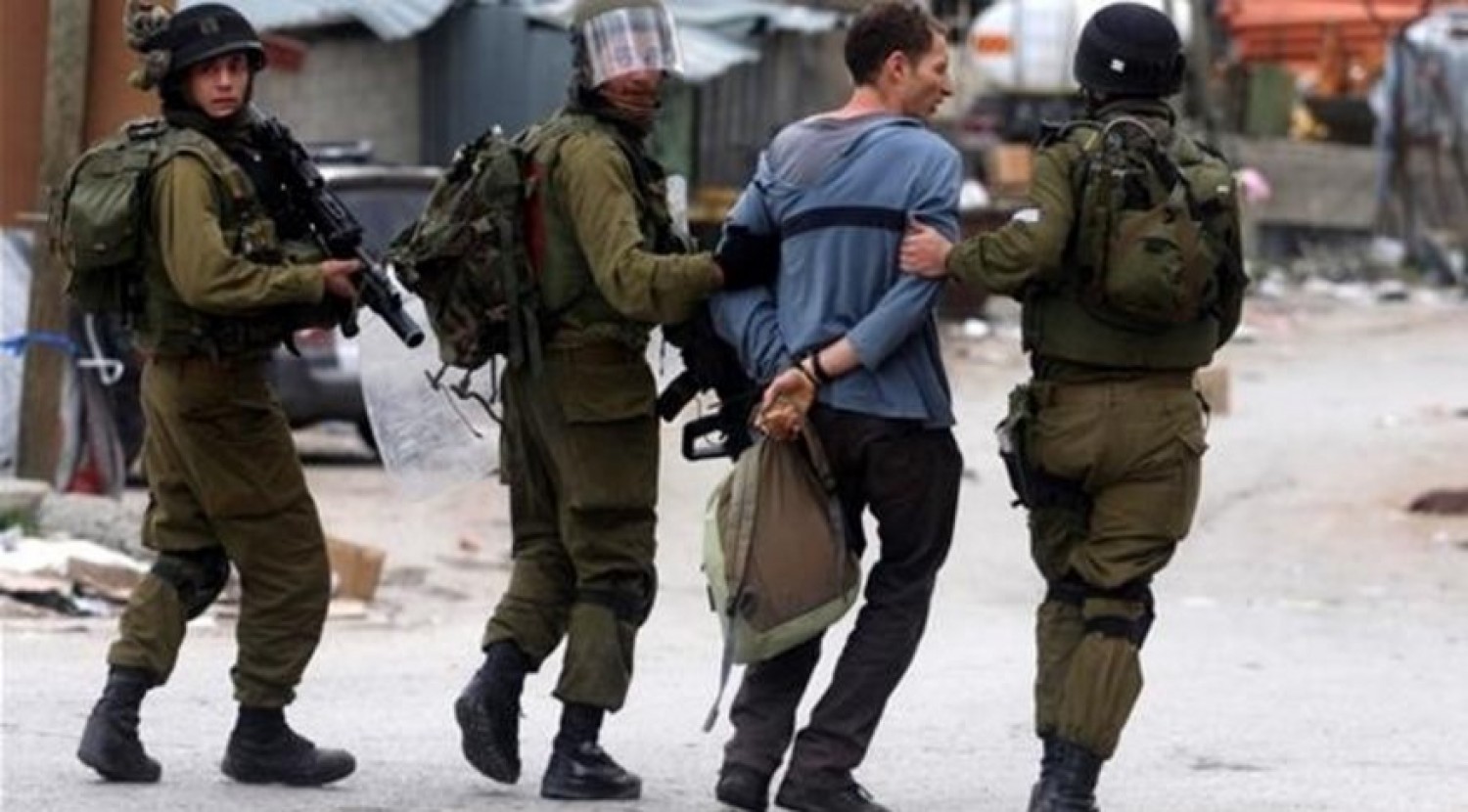الاحتلال الصهيوني يعتقل 14 فلسطينيا بالضفة الغربية المحتلة