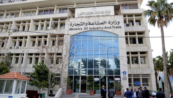 وزارة الصناعة تغلق 50 محلا تجاريا بسبب رفع الأسعار