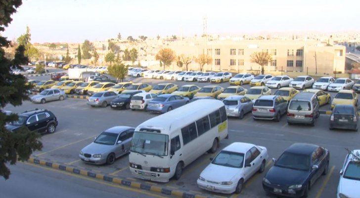 ضبط 25 مركبة مخالفة وانتظام الحركة التجارية في الكرك