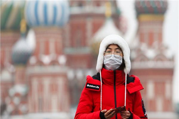 روسيا تسجل 954 إصابة جديدة بفيروس كورونا