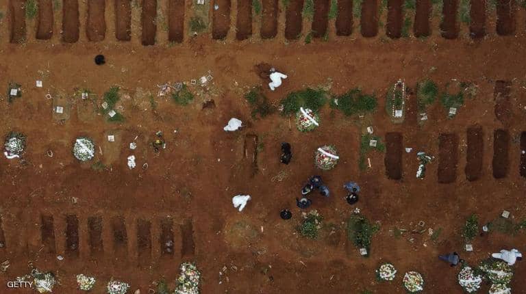 صفوف من "المقابر المفتوحة".. البرازيل ثاني أكبر بؤرة كورونا