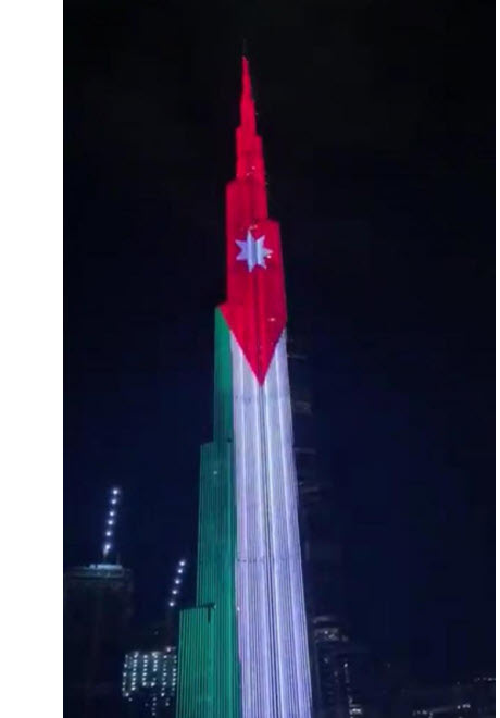 اضاءة برج خليفة في دبي بألوان العلم الأردني.. فيديو