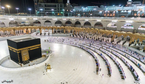 السعودية تعيد فتح المساجد اعتباراً من الأحد