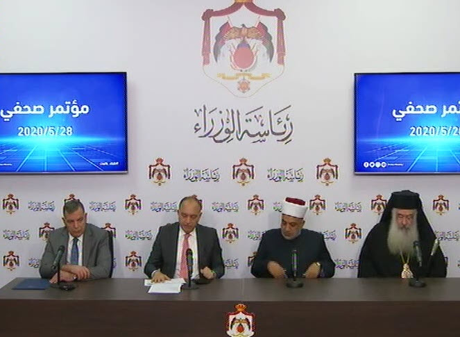 وزير الاوقاف: اعادة فتح المساجد لصلاة الجمعة فقط