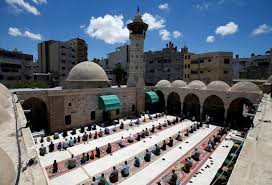 الأوقاف بغزة تقرر فتح المساجد أمام صلاة الجماعة ابتداءً من فجر الأربعاء القادم