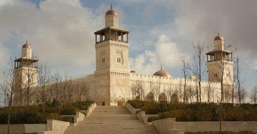 الأردنيون يعمرون المساجد لأداء صلاة الجمعة بعد إغلاق دام قرابة 3 أشهر