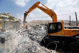 الاحتلال يهدم منزلاً وبناءً ملحقًا في القدس