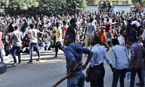 إثيوبيا.. مقتل العشرات باحتجاجات على مقتل مغن شهير