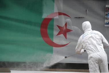 الجزائر: 10 وفيات و469 إصابة جديدة بكورونا