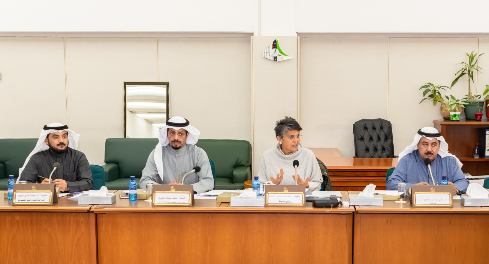 نائبة برلمانية: حكومة الكويت تطلب السماح باقتراض 20 مليار دينار على مدى 30 عاما