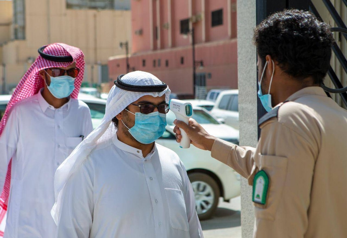بعد فترة استقرار.. الإصابات بكورونا تعاود الارتفاع في السعودية