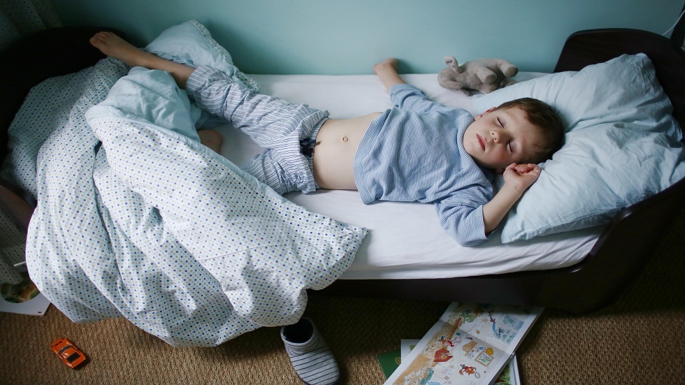 مشاكل نوم الطفل ترتبط بضعف الأداء الأكاديمي والنفسي الاجتماعي