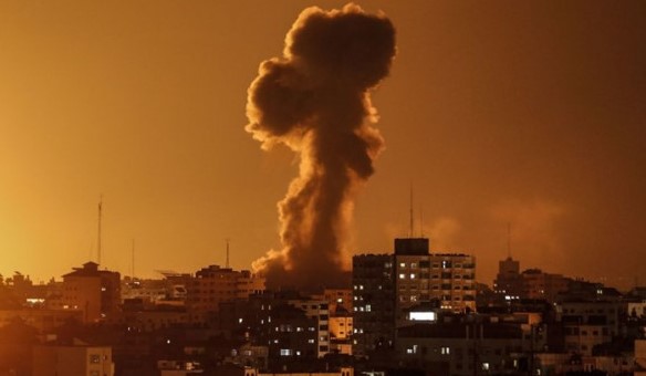 طائرات الاحتلال الصهيوني تقصف عدة مواقع في قطاع غزة