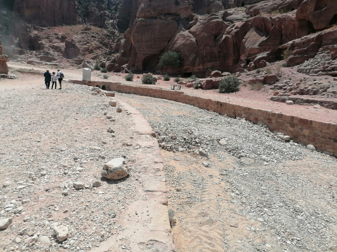 الاردن  إقليم البترا تعيد تأهيل مواقع ومسارات في محمية البترا الأثرية