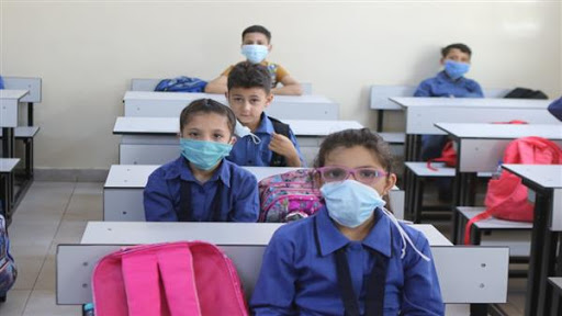 عدد اصابات كوورنا الإجمالي  في جميع المدارس 80 طالبا وطالبة و51 معلم ومعلمة