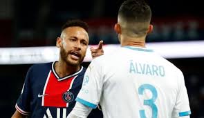 البرازيل تتضامن مع نيمار بعد شكواه من "العنصرية"