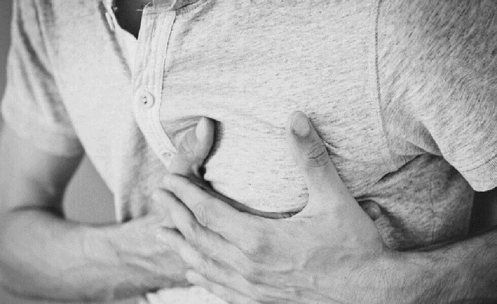 دراسة: خفض الراتب يزيد من خطر الإصابة بأمراض القلب والسكتات الدماغية