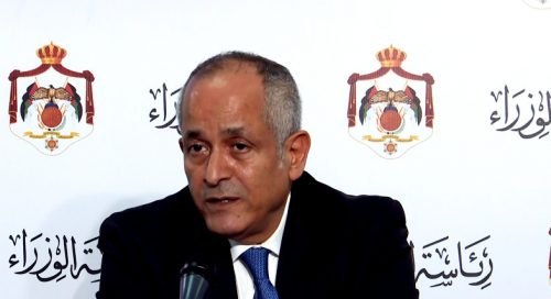الحكومة تنفي بحث إجراءات لإغلاق وحظر شامل لمدد طويلة