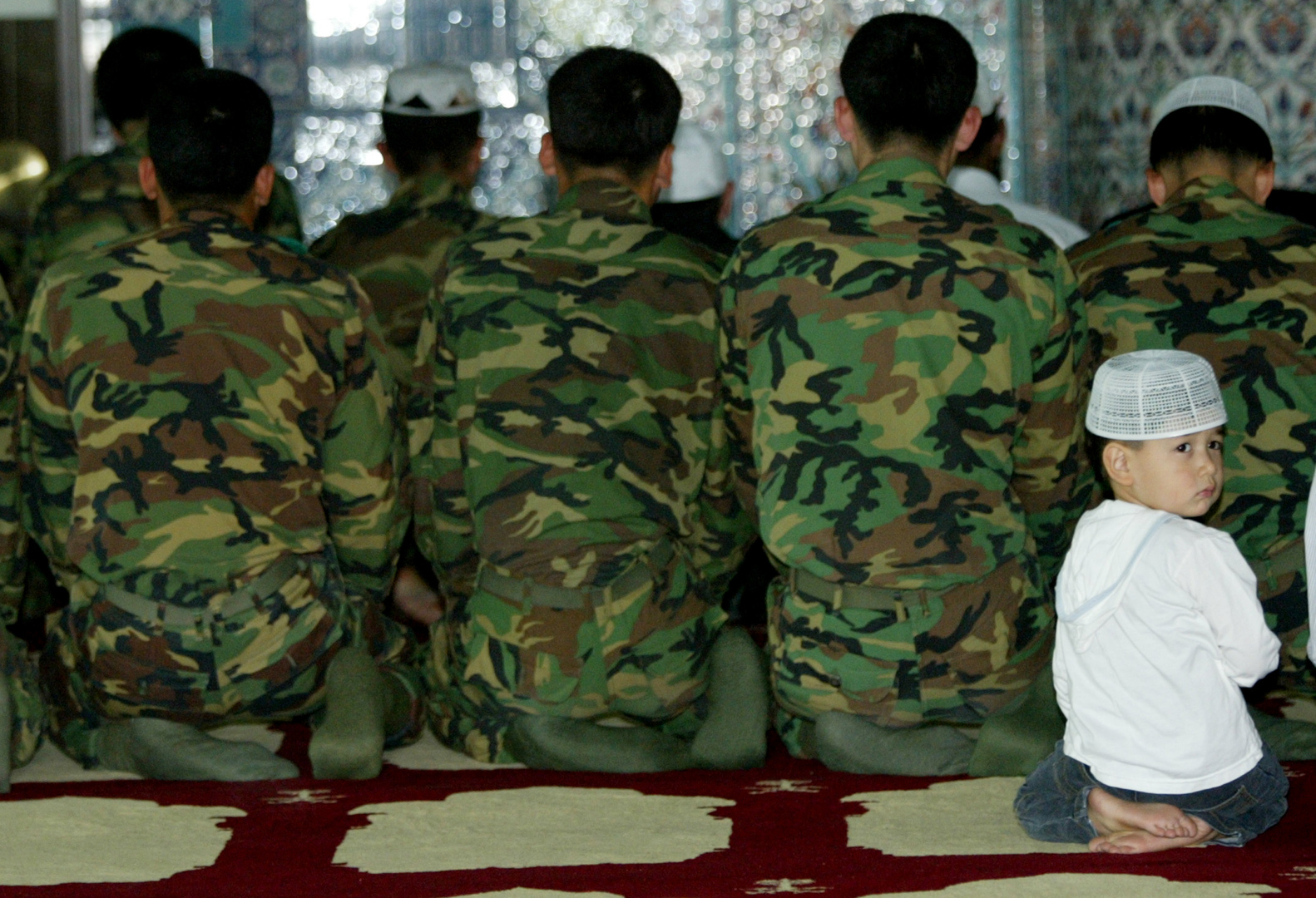 كوريا الجنوبية تمدد مهمة وحدتيها العسكريتين في خليج عدن والإمارات         