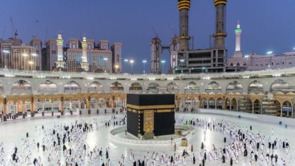 السعودية تعدل كلفة تأشيرات الزيارة والحج والمرور   