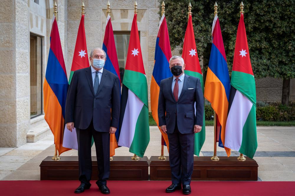 الملك يلتقي الرئيس الأرميني في قصر الحسينية