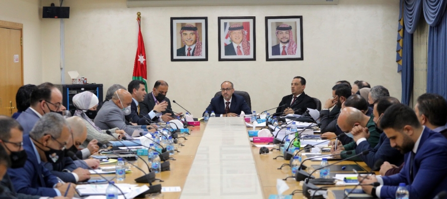المالية النيابية تناقش موازنة وزارة المياه والري