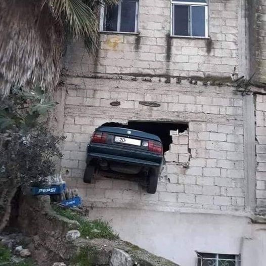 مركبة تخترق جدار منزل في ارحابا بمحافظة اربد
