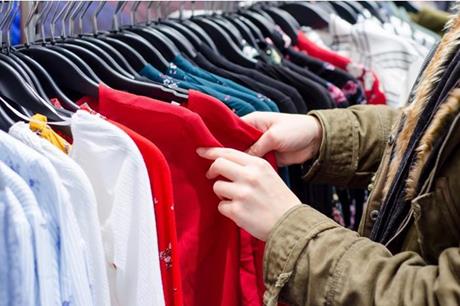 "تجار الألبسة” تطالب الحكومة بايجاد بدائل للحظر - فيديو