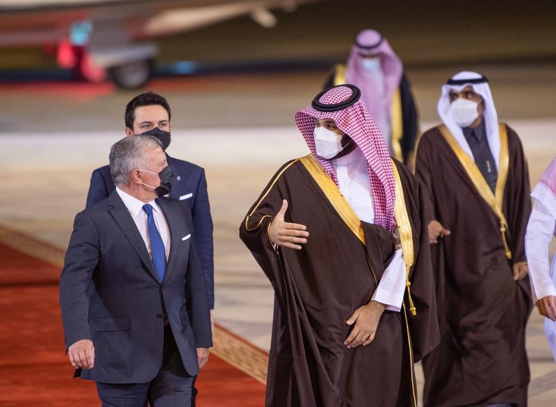 السفير السعودي: زيارة الملك إلى السعودية تأخذ طابعاً شخصياً أخوياً
