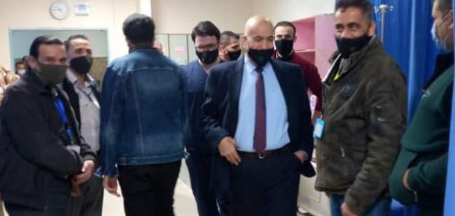 زريقات يتفقد مستشفى الزرقاء بعد منصف الليل