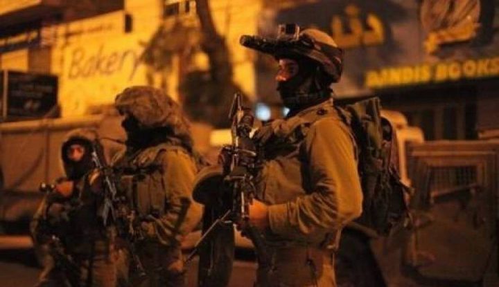 قوات الاحتلال تعتقل قياديًا بحماس ونجله غربي جنين