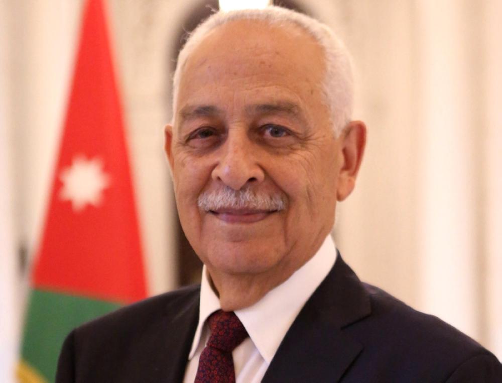 العيسوي ينقل تعازي الملك إلى المفتي والدباس