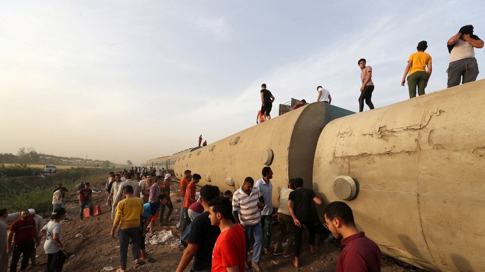 تغييرات كبيرة في هيئة السكك الحديدية بمصر بعد حادث قطار طوخ