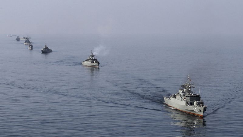 البنتاغون: زوارق الحرس الثوري نفذت مناورة غير آمنة أمام السفن الأمريكية في مضيق هرمز
