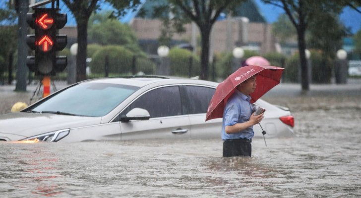 مصرع 33 شخصًا جراء فيضانات وسط الصين