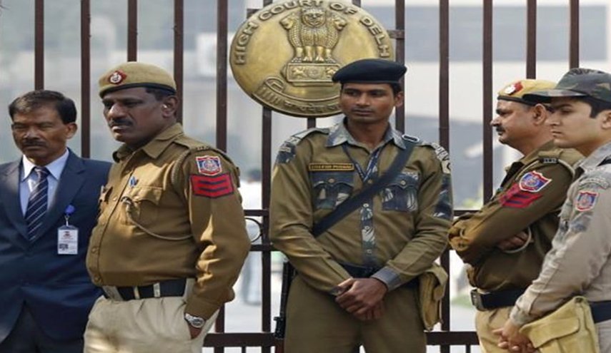 3 قتلى بينهم "أخطر مجرم في دلهي" جراء تبادل لإطلاق الرصاص في محكمة هندية