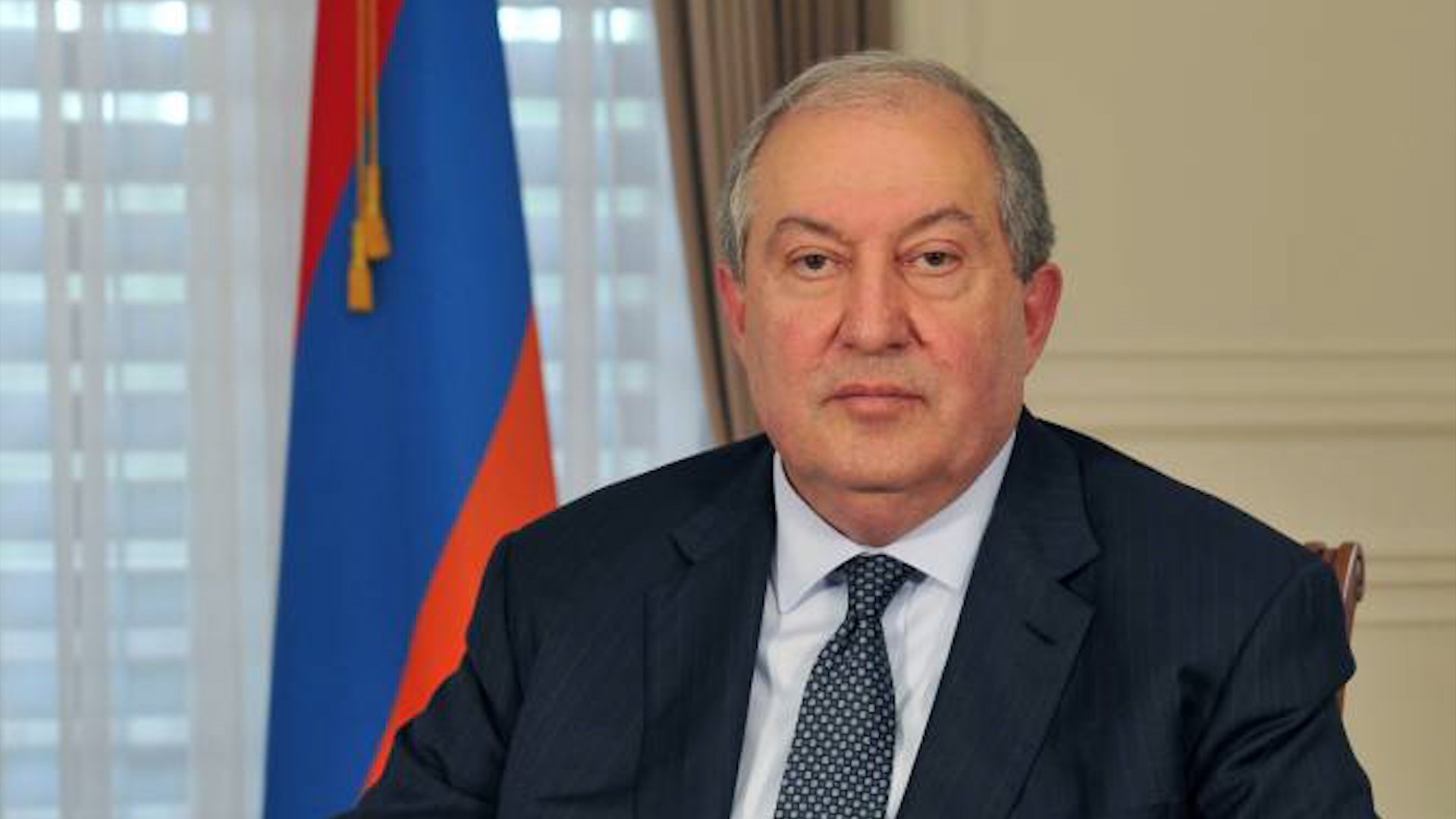 رئيس أرمينيا يعلن استقالته من منصبه