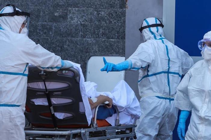 بريطانيا: أكثر من 9 آلاف إصابة و 60 وفاة جديدة بكورونا