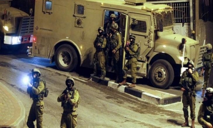 إصابة 17 فلسطينيا برصاص الاحتلال خلال اقتحام مقام يوسف