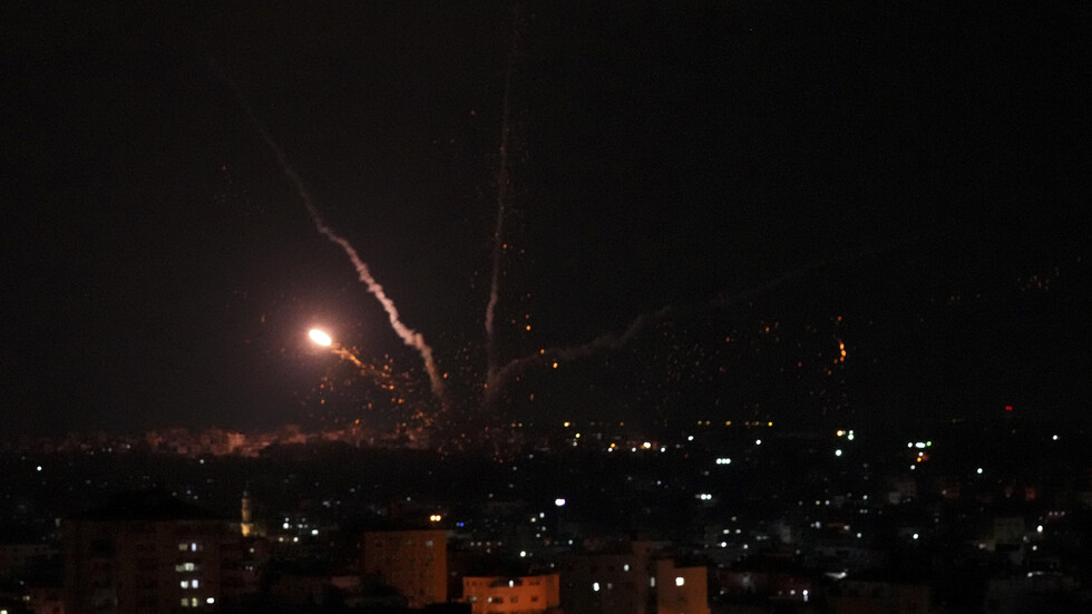 سرايا القدس توجه ضربة كبيرة الآن لأسدود وعسقلان ومستوطنات غلاف غزة برشقة صواريخ بعيدة المدى