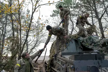 البنتاغون يدرس تزويد أوكرانيا بأسلحة “تتخطى” الخطوط الروسية