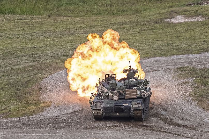 تقرير: دبابات أبرامز الأمريكية إلى أوكرانيا لن تكون مجهزة بالدروع السرية