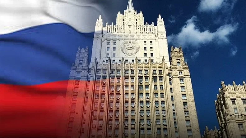 الخارجية الروسية: الأمريكيون سيطبعون النقود في المنزل قريبا