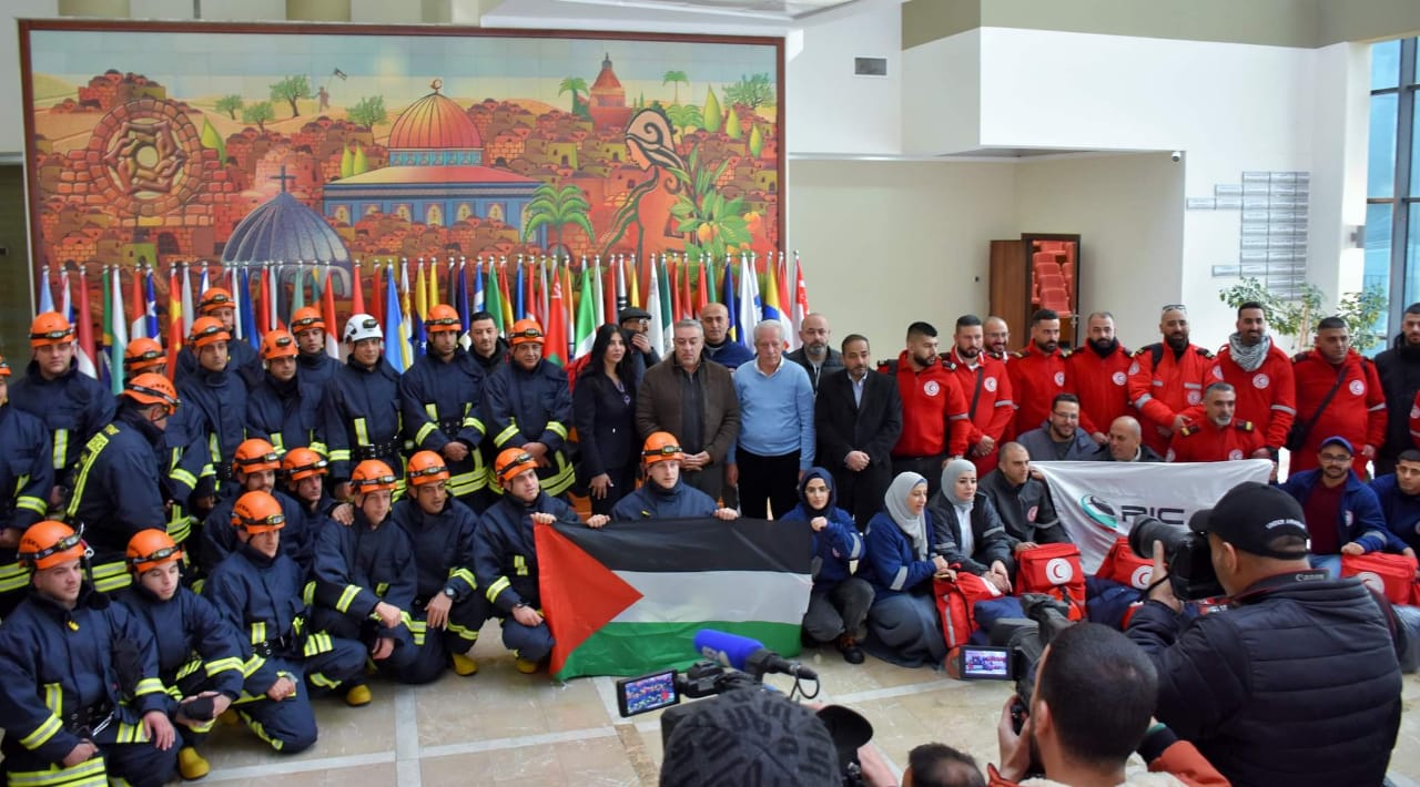 فريق إنقاذ فلسطيني يتوجه إلى سوريا وتركيا عبر الأردن