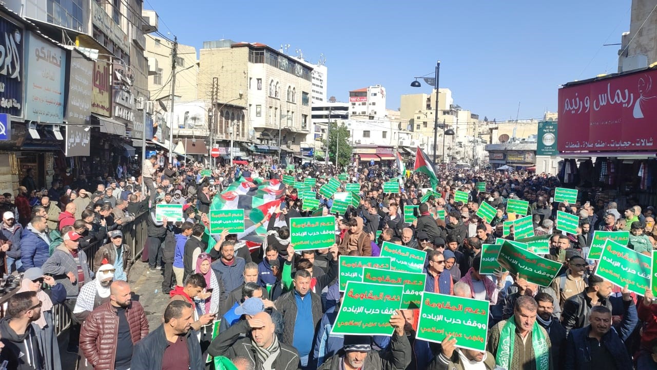 مسيرة حاشدة في عمّان تنديداً بعدوان غزة ودعماً للمقاومة الفلسطينية