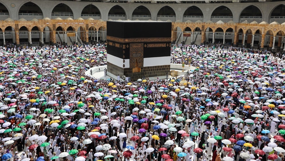 الأوقاف تدعو مسجلين للحج إلى استلام تصاريحهم