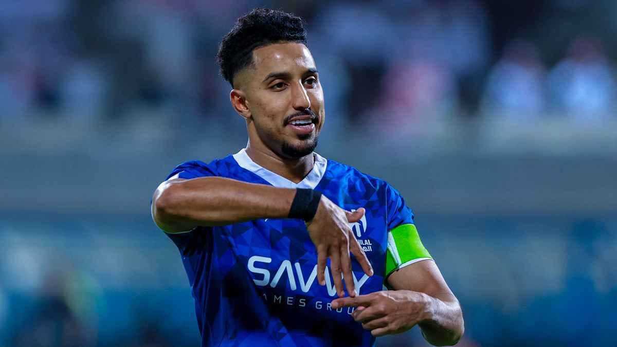 الدوسري يتلقى العرض الأضخم في تاريخ الكرة السعودية